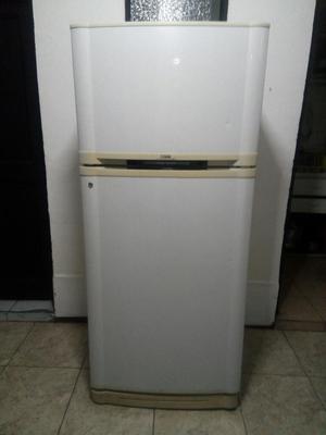 Refrigeradora Blanca 415 Lt. Marca Faeda