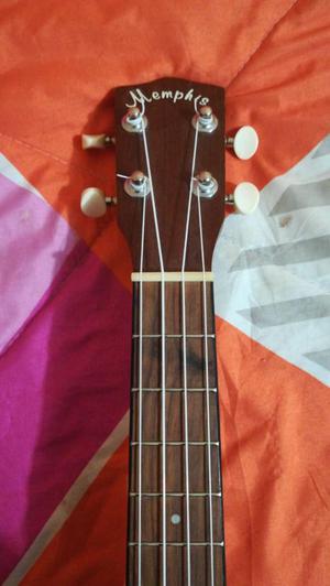 Vendo Ukulele Marca Memphis