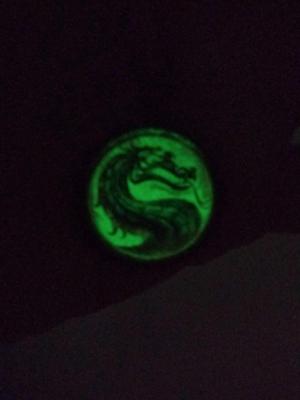 Mortal Kombat: Collar Brillo en la oscuridad