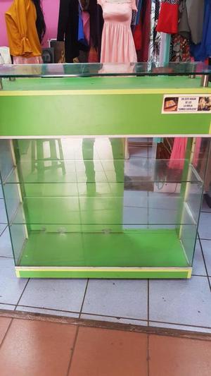 Mueble de vidrio color verde