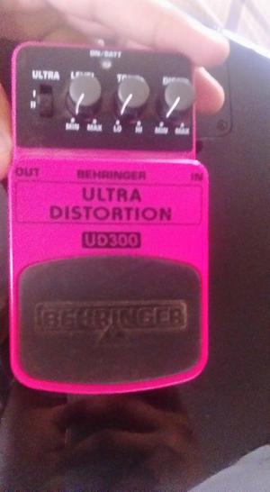 Pedal Behringer UD300