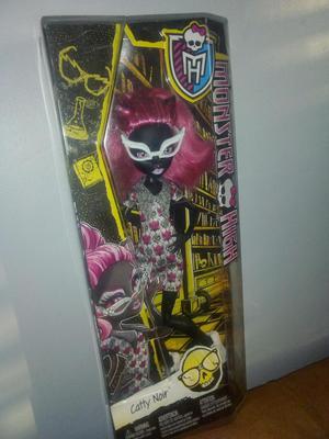 Monster High Catty noir