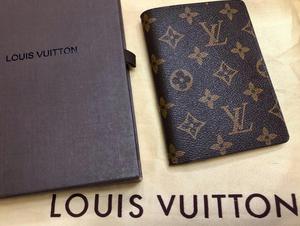 Porta Pasaporte Louis Vuitton