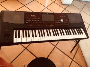 KORG PA700