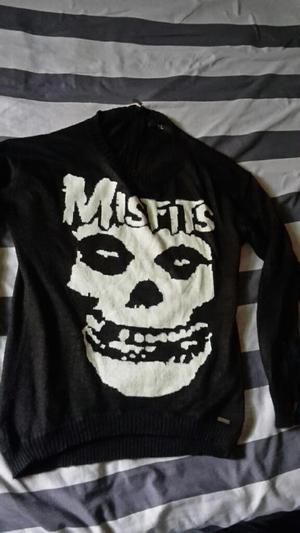 Chompa de Hilo Misfits Marca Now