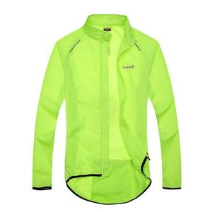 Cortaviento impermeable para ciclismo color verde, Santic.