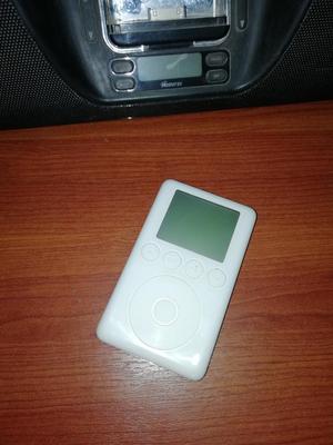 iPod 15 Gb Más Parlantes