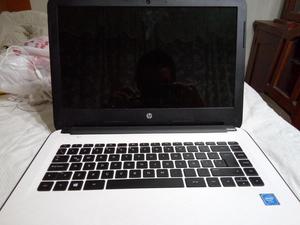 Laptop HP 14AC103LA