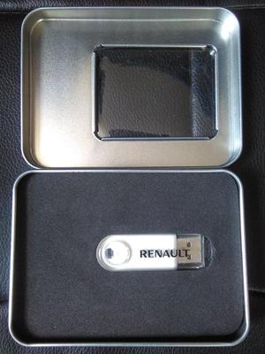 USBs de 8 Gb elegantes en forma de llaveros con cajas y