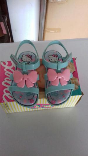 Sandalias Hello Kitty