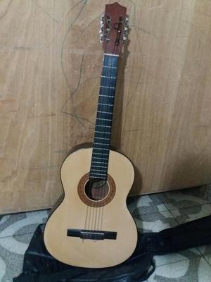 Vendo Guitarra Marca Inka con Estuche