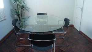 Meza de vidrio de 180 cm X 150 cm con 4 sillas