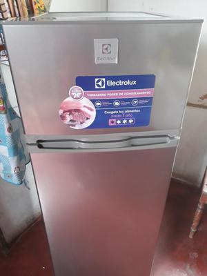 Refrigeradora Electrolux de 250 L Remate
