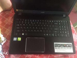 Vendo Laptop Acer Core IU 8GB 9,8 de Uso