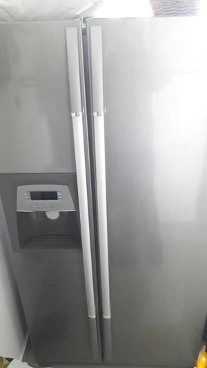 Vendo Refrigerador de Doble Compuerta
