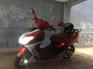 Vendo Moto Scooter Italika 150 Luces Led