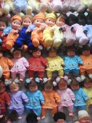 Muñecos, muñecas bomboncitas y bomboncitos diferentes