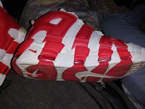Zapatillas Tennis Nike Uptempo Red and Whrite