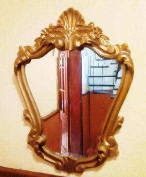 espejo decorativo dorado en madera