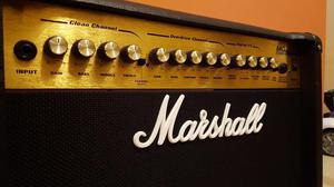 Amplificador Marshall MG50DFX parlante, combo para guitarra