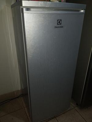 Refrigerador Electrolux 210l