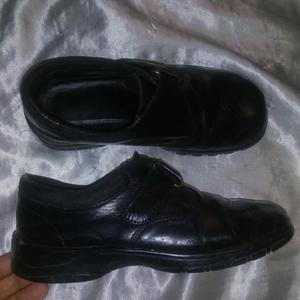 Zapatos Negros Bata Colegio T 31 Usados