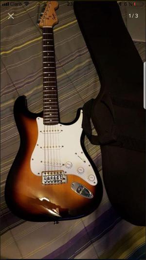 Se remata guitarra electrica fender