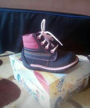 Zapatos para Bebe, Talla 19.