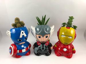 Super Heroes Thor, Capitan America, Iron
