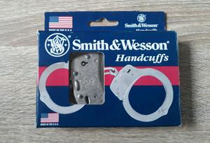 Grilletes Smith Wesson