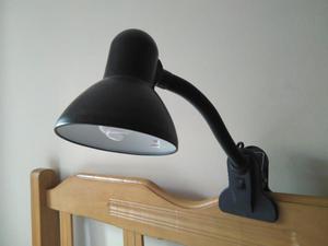 Lámpara de escritorio con brazo articulado. Nueva