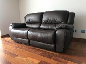 Mueble de Cuero marca ROSEN reclinable eléctrico de dos