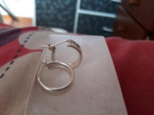 vendo estos aretes de plata