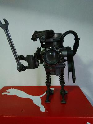 Mini Robot de Adorno