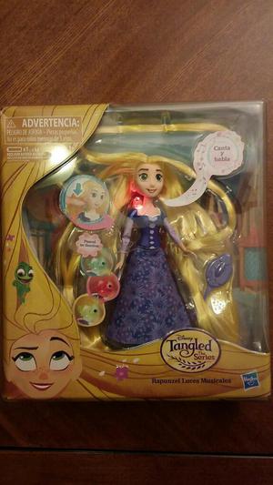 Rapunzel con Pascal Disney Hasbro