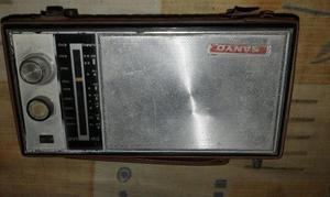 antigua radio sanyo