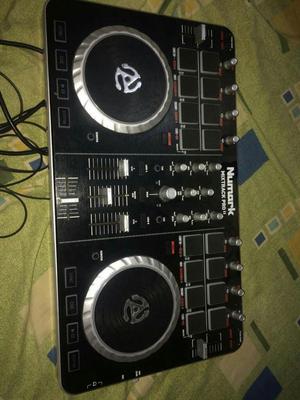 Numark Mixtrack Pro 2