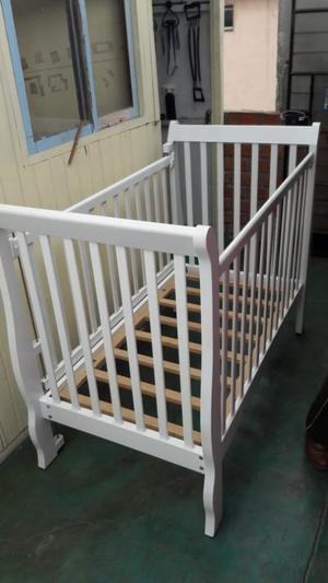 Cuna Blanca de Madera Estilo Cisne