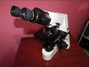 Microscopio Binocular con Filtros