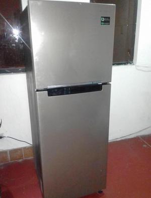 Refrigeradora Samsung 243 Lts Poco Uso