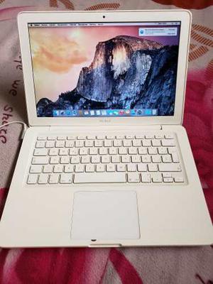 Vendo Apple Macbook White  Excelente Oferta!