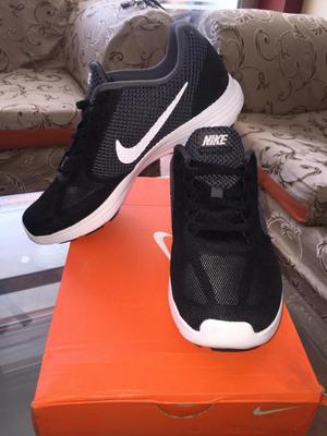 Zapatillas Nike Revolution 3 Running Shoes