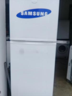 Refrigeradora Samsung 320 Litros