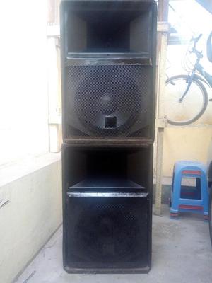 Remato 2 Parlantes de 15' Buen Sonido