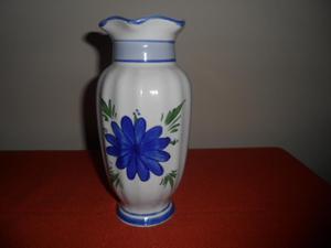 Adornos, vasos, espejos, perfumes, otros.
