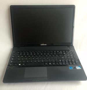 Laptop Samsung Np300E5S