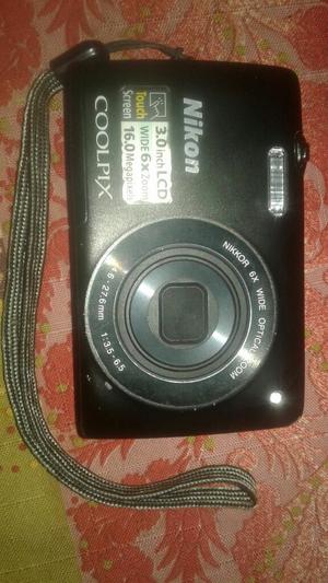 Vendo Camara Nikon de 16.0 Megapixels