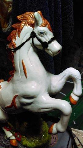 adorono caballo porcelana fina