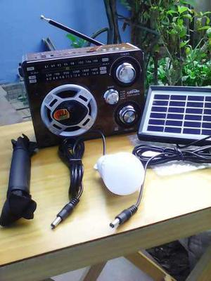 Radio Linterna Y Foco De Luz Solar Cargador Celular