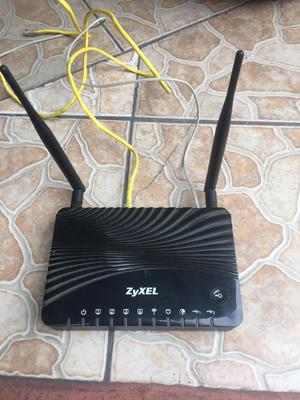 Router Wifii Zyxel Usado  Negro.